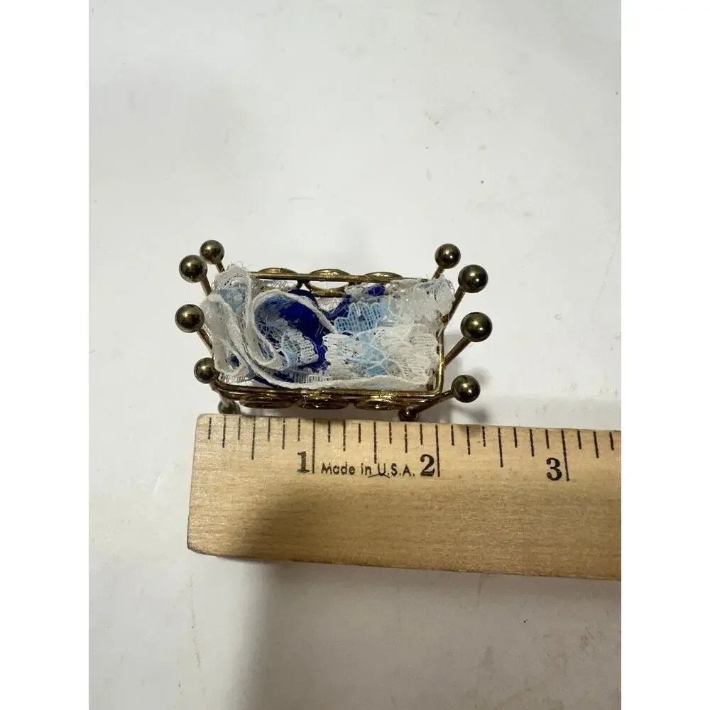 Unbranded vintage miniature